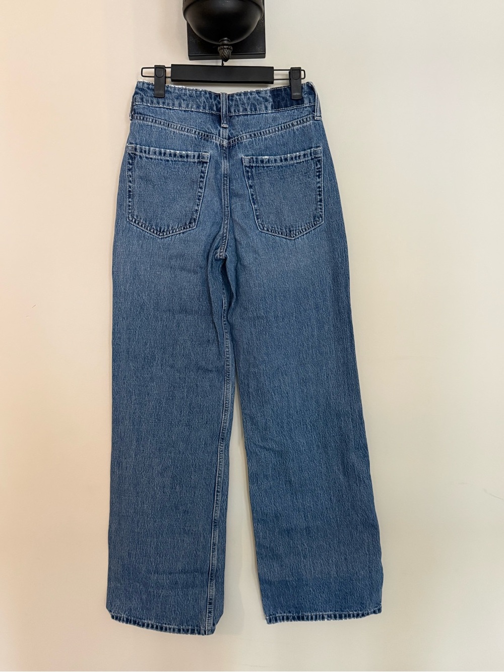Hollister Women’s High Rise Baggy Denim Jeans - Size 000 (23) - Picture 3 of 4